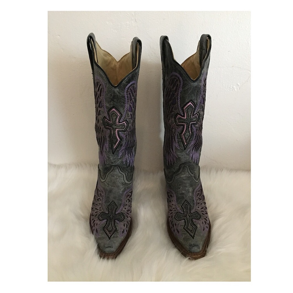 Corral Cut-out Cowboy Boot